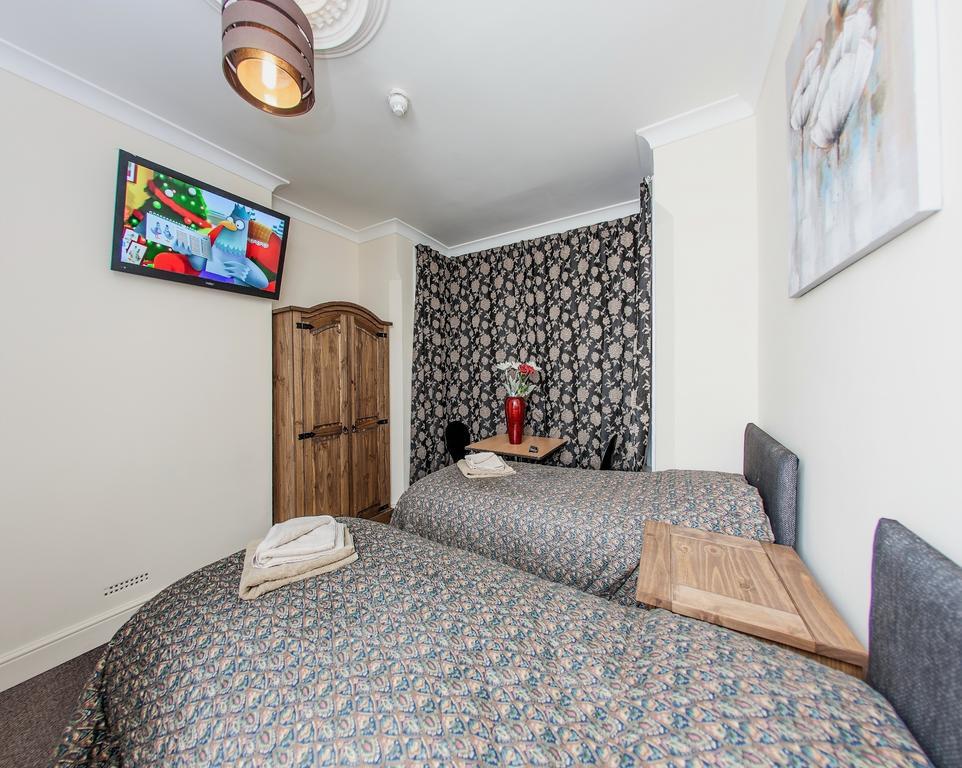 Riverside Guest house 3*