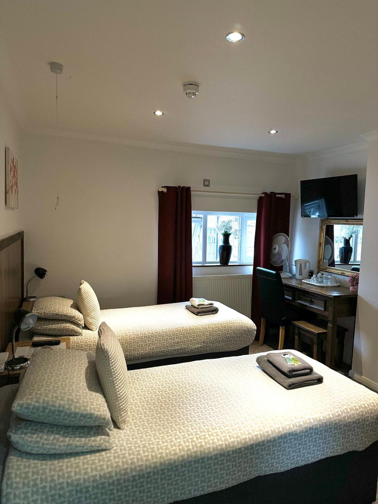 Riverside 3*