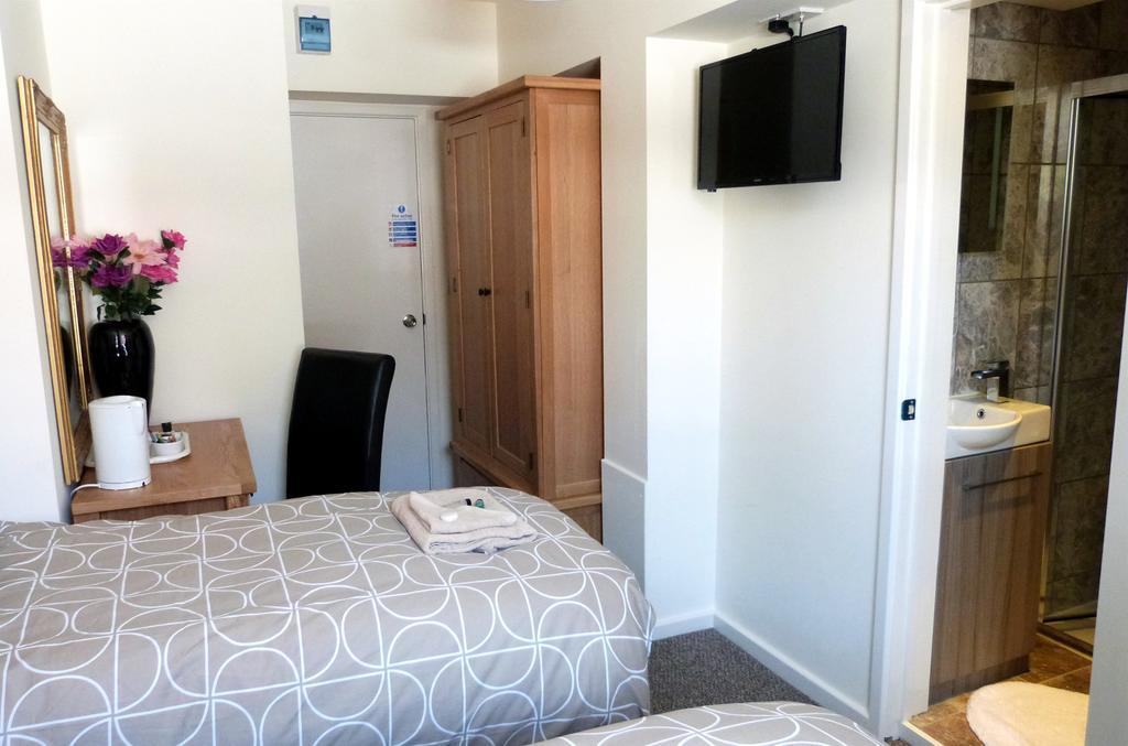 Riverside Guest house 3*